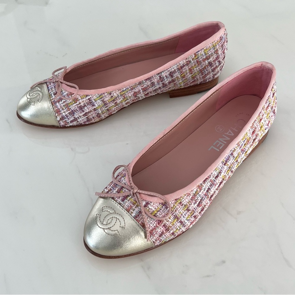 New CHANEL Pink Tweed Ballet Flats / Size 38 - Picture 4 of 14